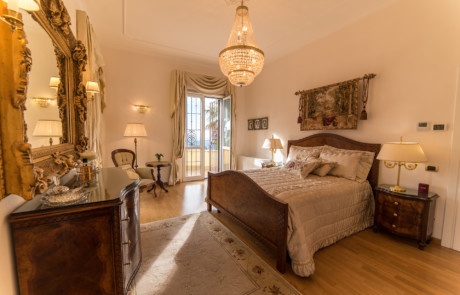 luxury bedroom villa in Rome